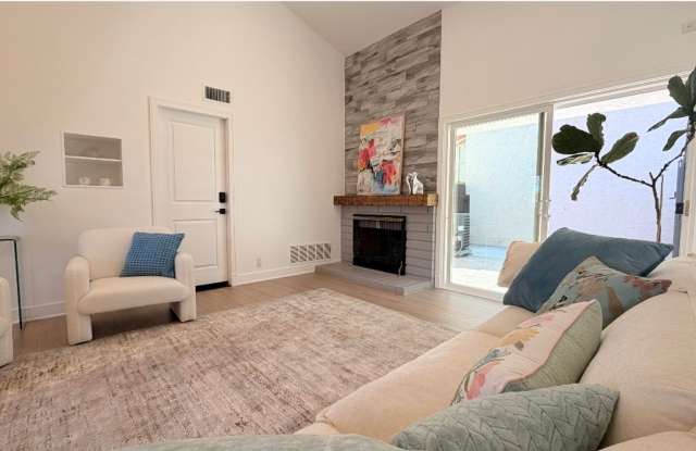 Beautifully Remodeled Single-Family Home with Private Backyard in Fountain Valley photos photos
