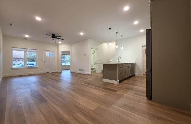 525 10th Ave SE Unit C Gallery 4