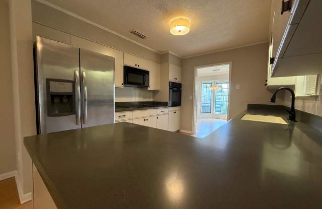 3916 Elm Avenue photos photos