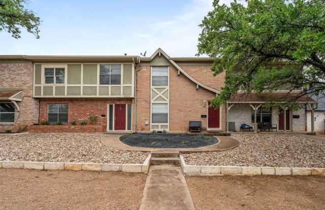 Remodeled townhouse - Available now! photos photos