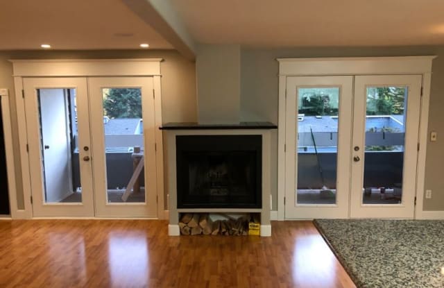 9350 Redmond-Woodinville RD NE B-214 - 9350 Redmond Woodinville Road Northeast, Redmond, WA 98052
