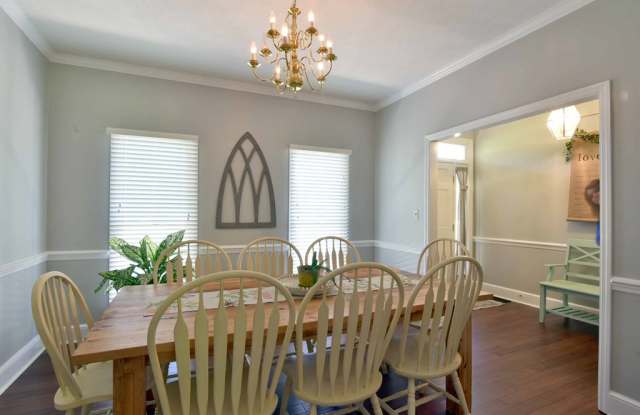 220 Danbury Lane Gallery 2