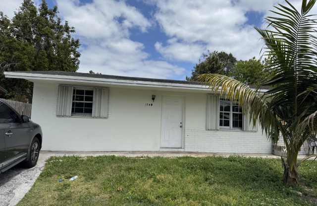 1740 SW 70th Way photos photos