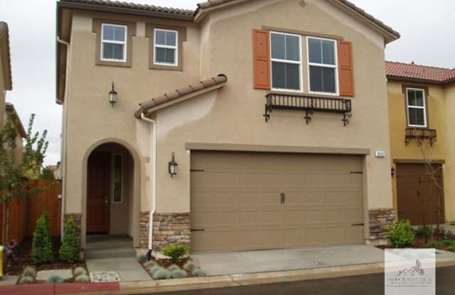 Beautiful 4 Bedroom Home in Harlan Ranch! photos photos