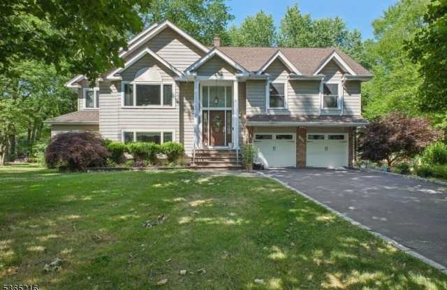 195 Chaucer Dr photos photos