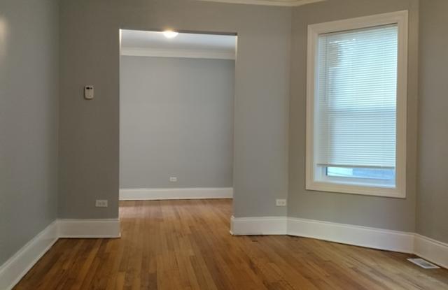 7408 South Eberhart Avenue - 1R Gallery 3