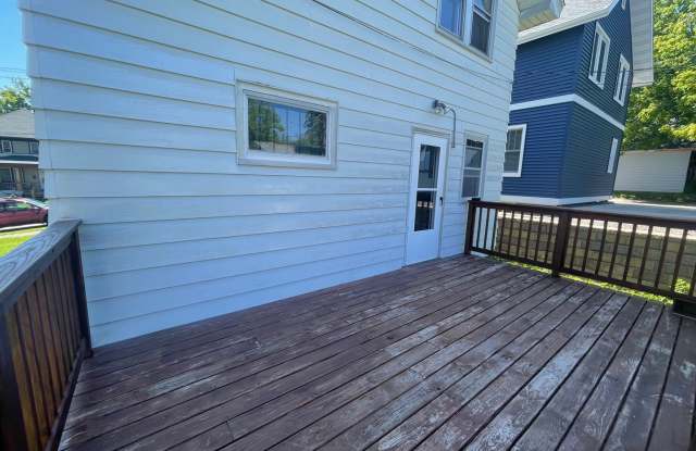 Three Bedroom East Hillside Home - Free October Rent!! Gallery 4