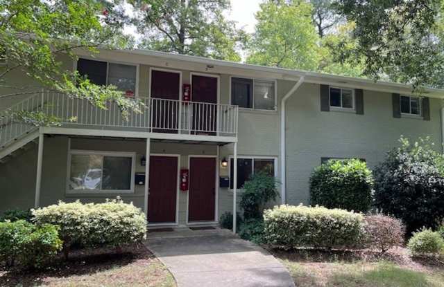 Spacious 3-Bedroom, 2-Bath located in the heart of Carrboro photos photos