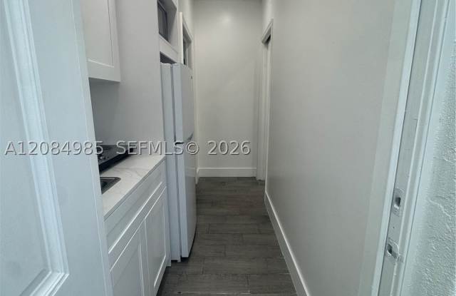 19340 Bel Aire Dr Gallery 2
