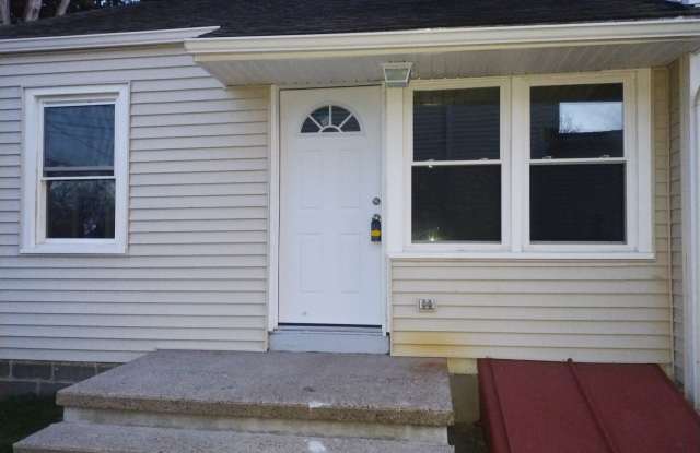 48 Dupont Place - 48 Dupont Place, Bridgeport, CT 06610