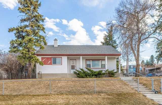 2 bedroom, 2 bath with bonus room. Gallery 1