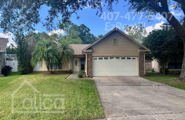 Oviedo 3/2 w/ Fenced Yard and 2 Car Garage - 1004 Pearson Drive, Oviedo, FL 32765