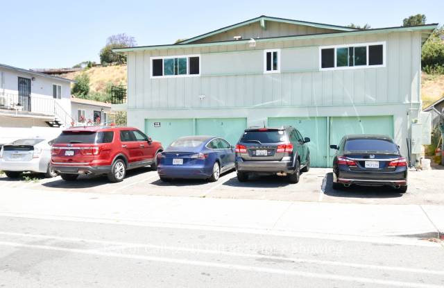 3 Bedroom, 1.5 Bath Apartment with Garage  Bonus Room photos photos