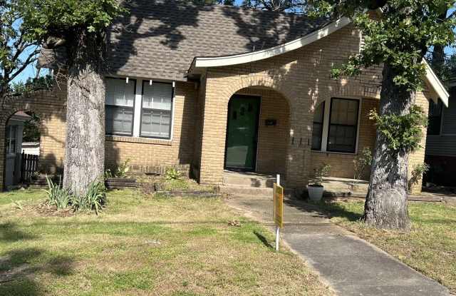 306 N Elm Street photos photos
