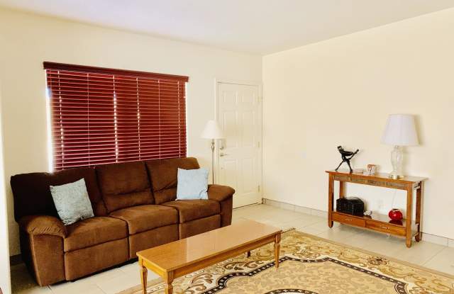 847 FOUR WINDS Circle Gallery 2