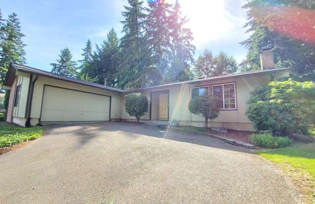 Prime Redmond Rambler 3 Bed/Large Yard photos photos