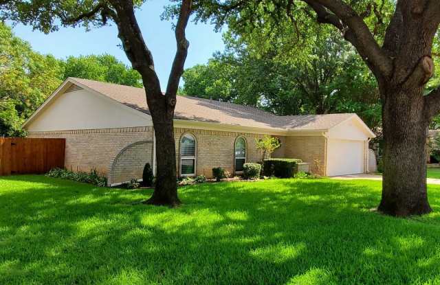 2415 Courtland Drive - 2415 Courtland Drive, Arlington, TX 76017