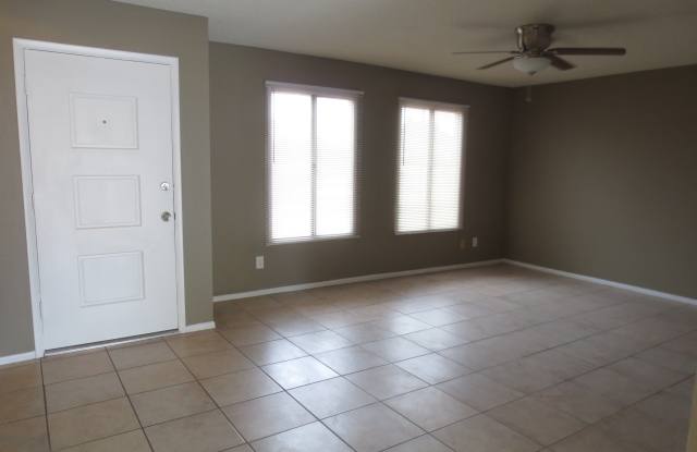 3303 W. Laurie Ln. Gallery 2