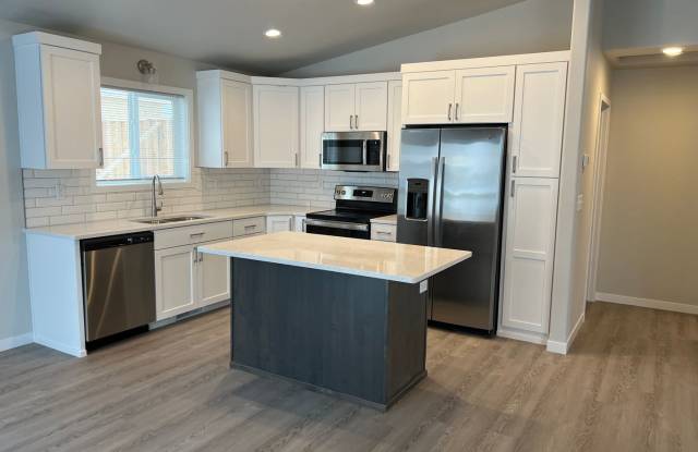 3 Bed 2 Bath Single Family Home photos photos