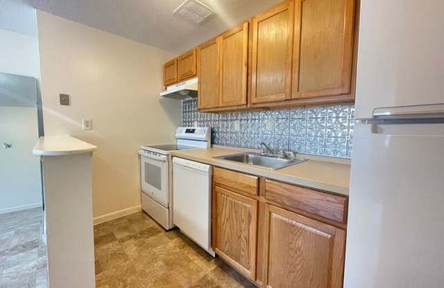 173 Loudon Rd photos photos