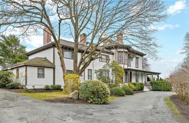 46 Chastellux Avenue - 46 Chastellux Avenue, Newport, RI 02840