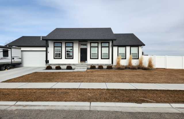 3621 Modesto Dr photos photos