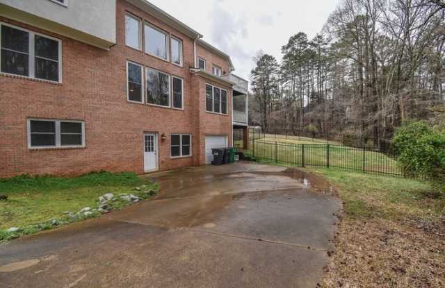 2410 Lexington Approach Drive Gallery 4