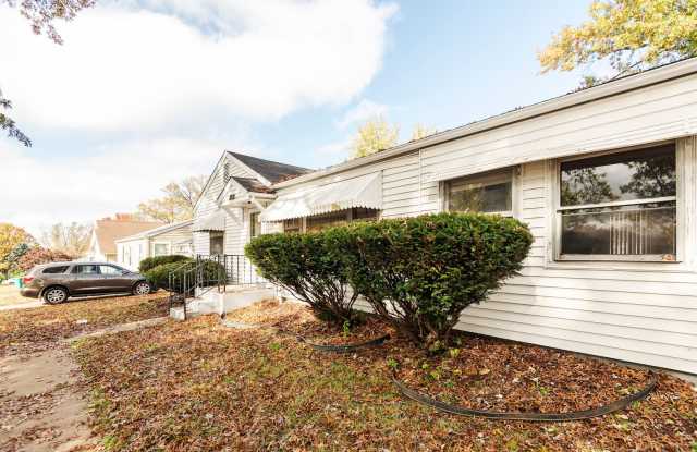 Lovely 2 Bedroom home - 1239 Roxton Drive, Bellefontaine Neighbors, MO 63137