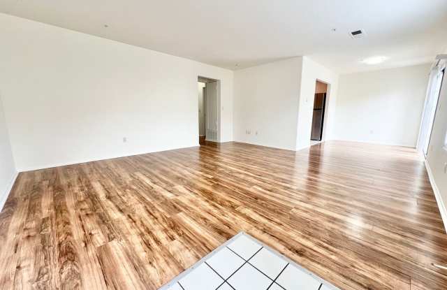 10632 Oak Street Gallery 1