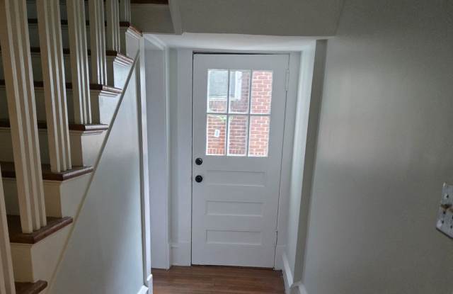 5 bedroom rental minutes from UNCG Gallery 4