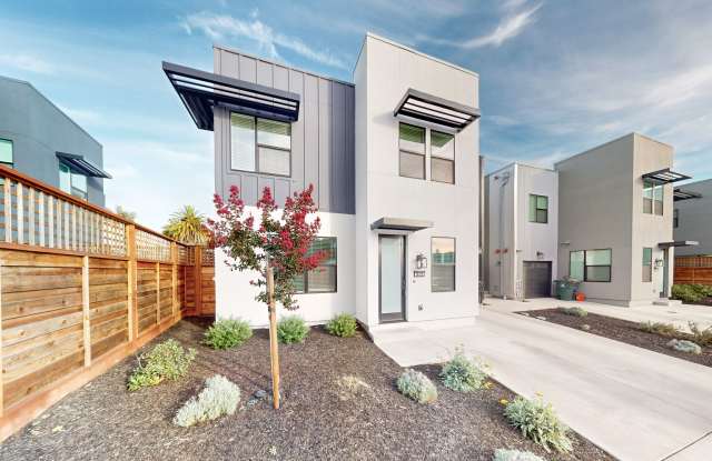 Beautiful and Bright 3 Bedroom 2.5 Bathroom Home with 2 Car Tandem Garage! PG&E Included! - 1668 Alnico Lane, Santa Rosa, CA 95403