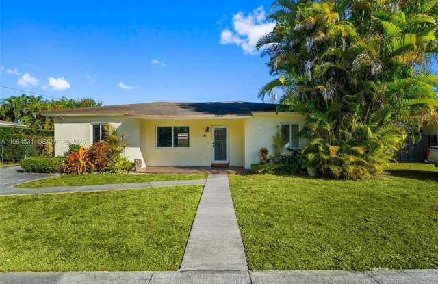 6851 SW 48th Ter photos photos