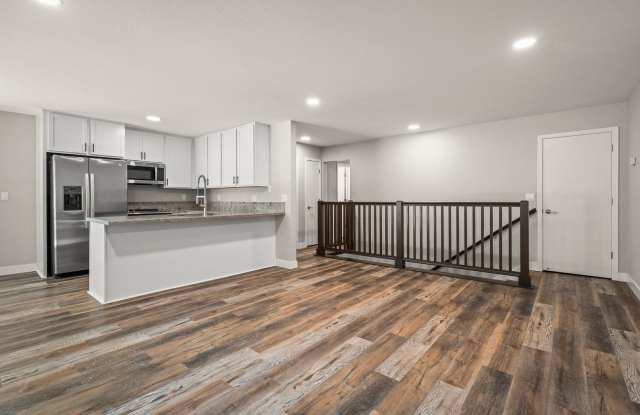 Incline Village: Condo - 2 Bedrooms, 2 Bathrooms, 1 Car Garage, Dog Friendly Gallery 4