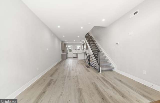 1517 N MARSTON Street Gallery 2