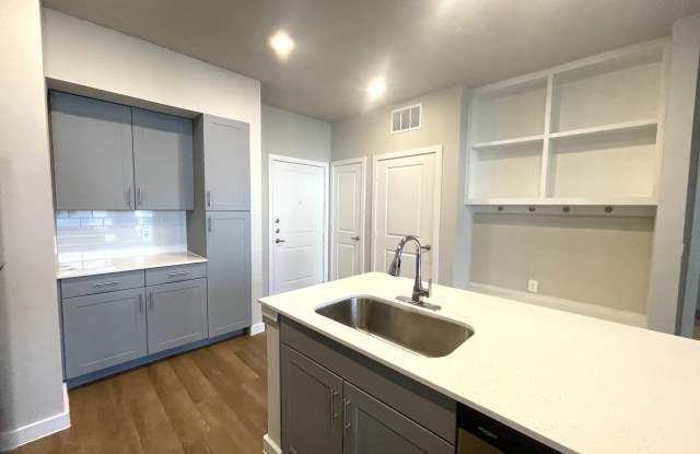 3845 West Frontier Parkway photos photos