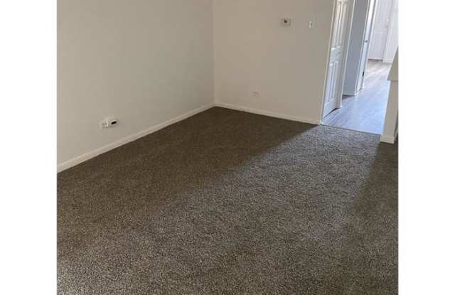 7915 S Saginaw Ave photos photos
