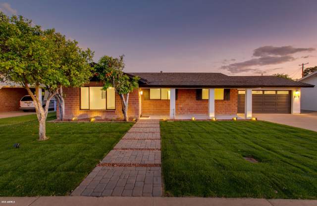 8419 E RANCHO VISTA Drive Gallery 2