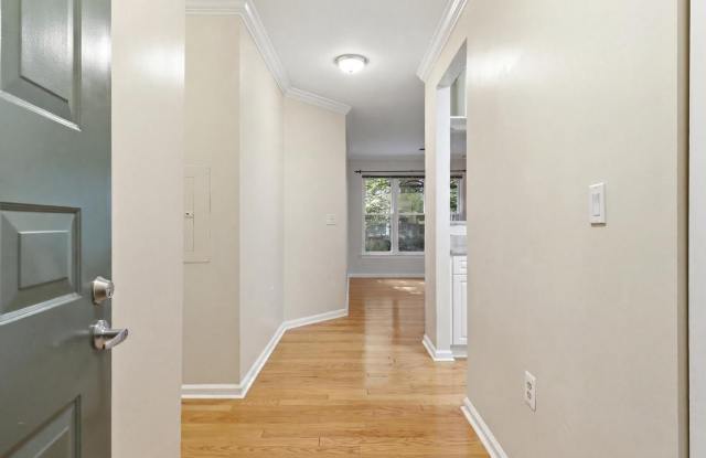 12913 ALTON Square Gallery 2