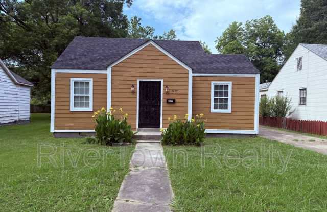 2677 Larose Ave photos photos