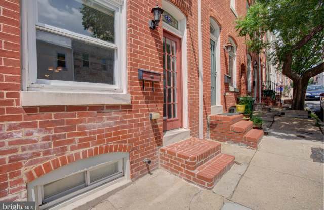 240 S CASTLE STREET Gallery 2