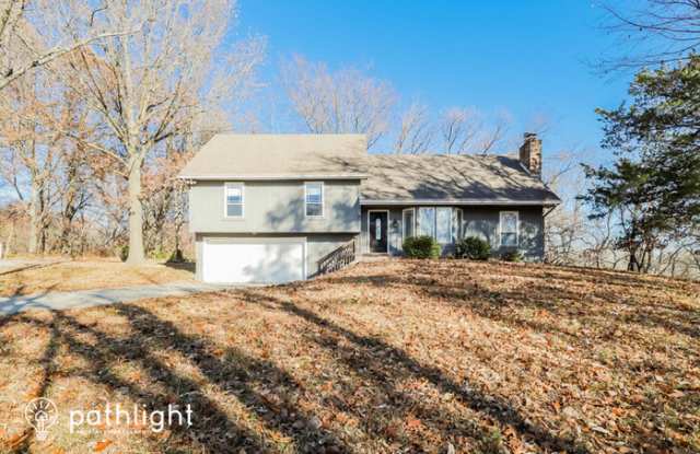 5409 Northwest Foxhill Road - 5409 Northwest Foxhill Road, Parkville, MO 64152