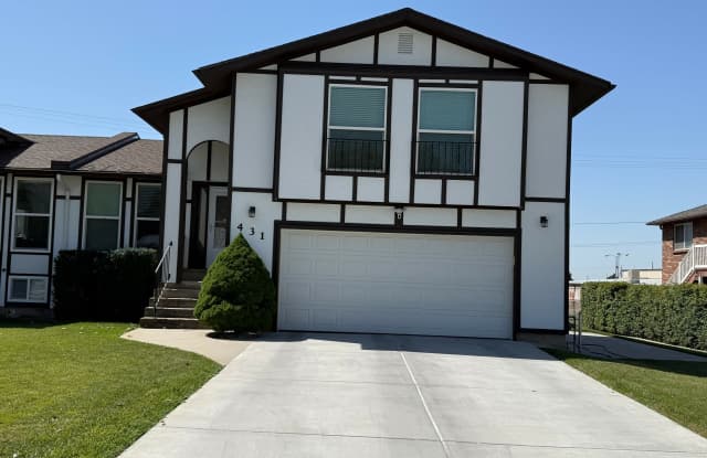 431 East 2050 North photos photos