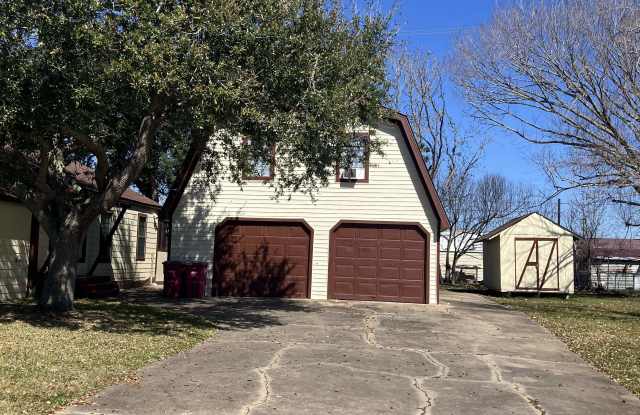 1312 1/2 North Avenue R photos photos