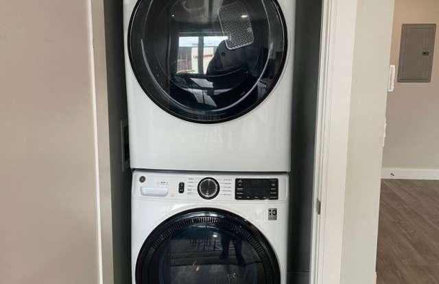 Charming 2 Bedroom-No Broker Fee photos photos