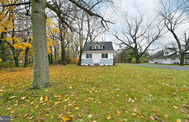 2531 E CHESTNUT Avenue - 2531 East Chestnut Avenue, Vineland, NJ 08361