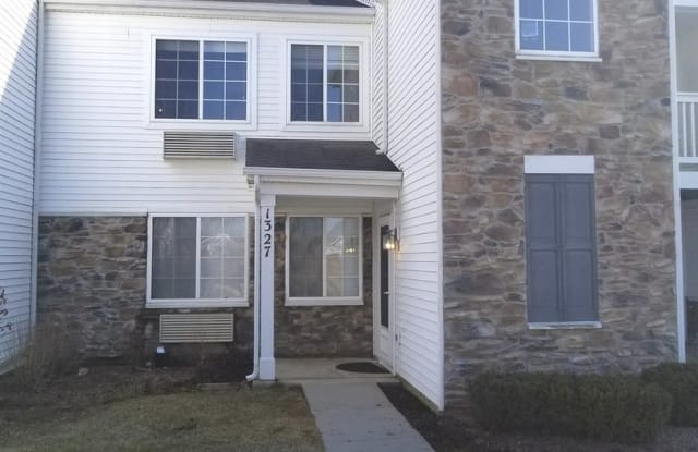 1327 Silverstone Drive - 1327 Silverstone Drive, Carpentersville, IL 60110