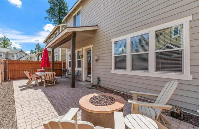 3271 S Burgess Ln Gallery 2