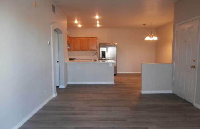 Charming Condo in Henderson! Gallery 4