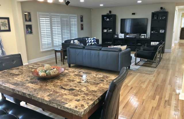 209 S Treasure Dr - 209 S Treasure Dr, Tampa, FL 33609