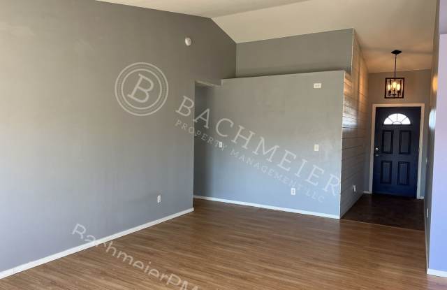Spacious 3-Bedroom 2-Bathroom Home with Huge Fenced Yard in a Quiet Cul-de-Sac! Gallery 4